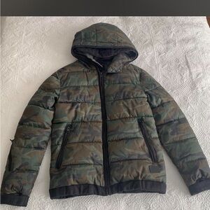 Zara Hooded Camo Puffer Jacket - Green Camouflage Men’s Small